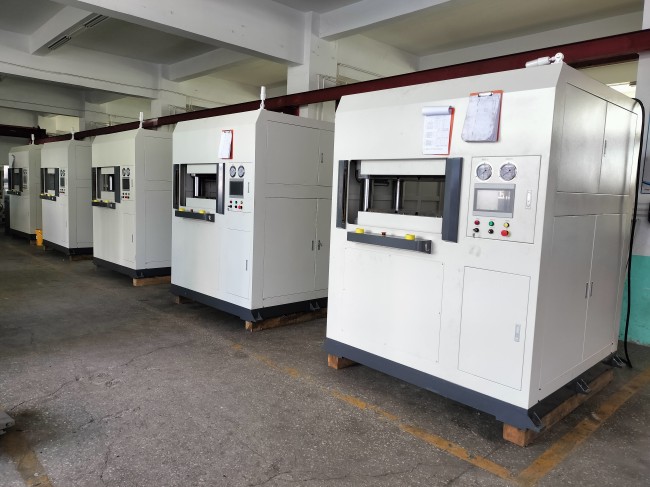 新材料：碳纤、玻纤、复合材料热压成型机技术