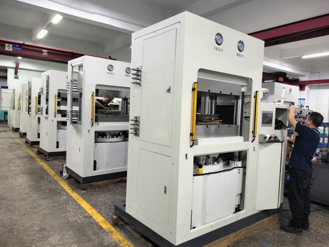 玻纤热压成型机-精益生产、节能减排、降本增效