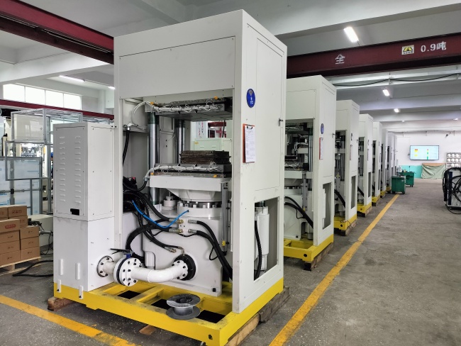 碳纤维热压成型机-高尔夫球制造的新引擎