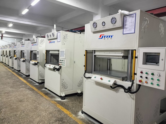 碳纤维热压成型机技术：能耗低，良率高，替代进口